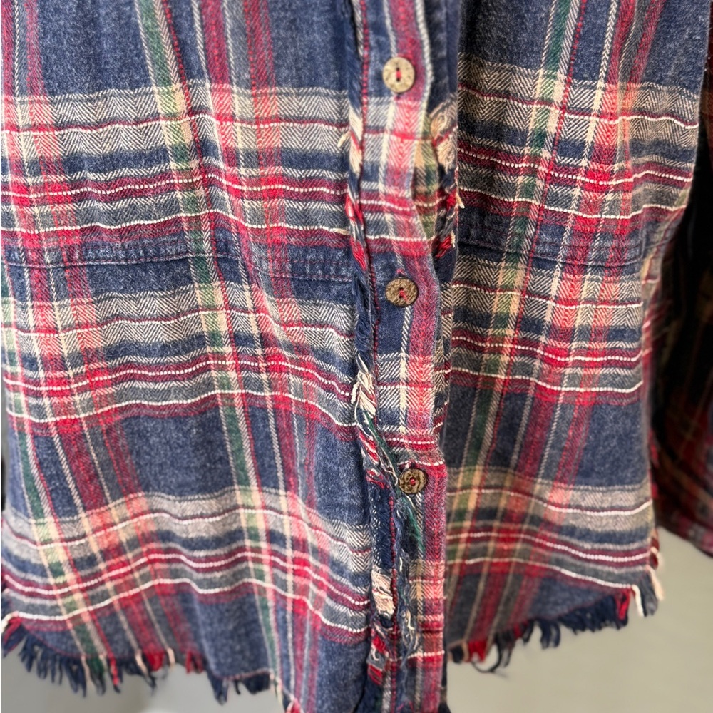 BKE Boyfriend Plaid Flannel Shirt Raw Hem Button Front Size M - Picture 3 of 9